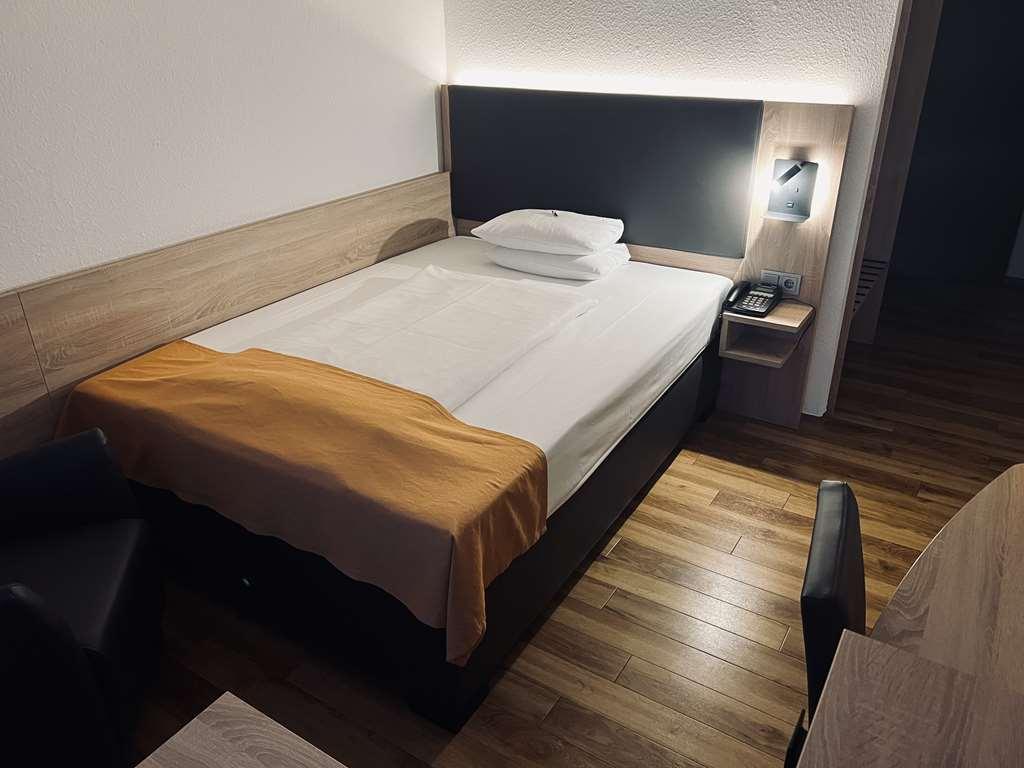 Arvena Messe Hotel Нюрнберг Номер фото