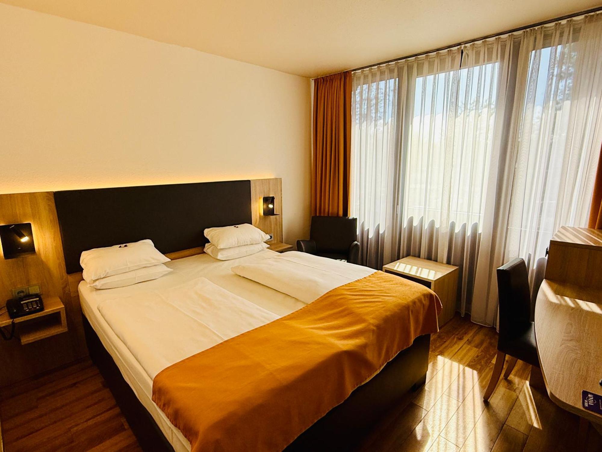 Arvena Messe Hotel Нюрнберг Экстерьер фото