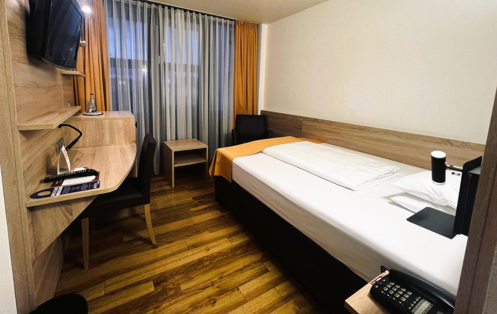Arvena Messe Hotel Нюрнберг Экстерьер фото