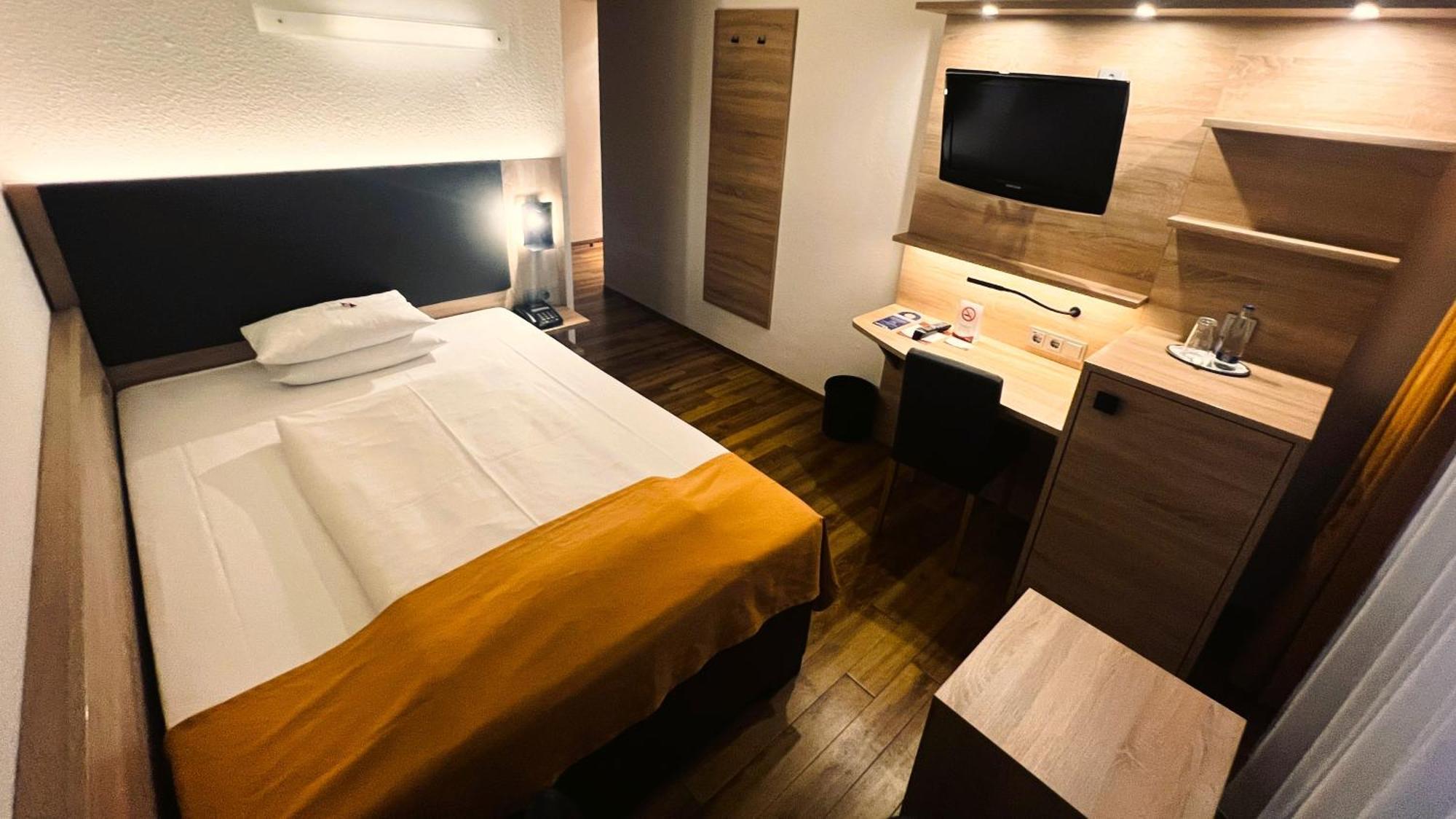 Arvena Messe Hotel Нюрнберг Экстерьер фото