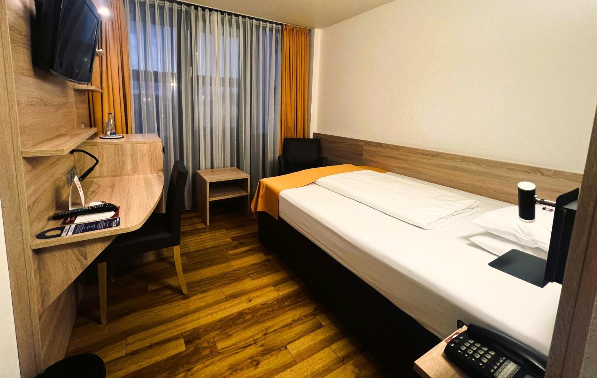 Arvena Messe Hotel Нюрнберг Экстерьер фото