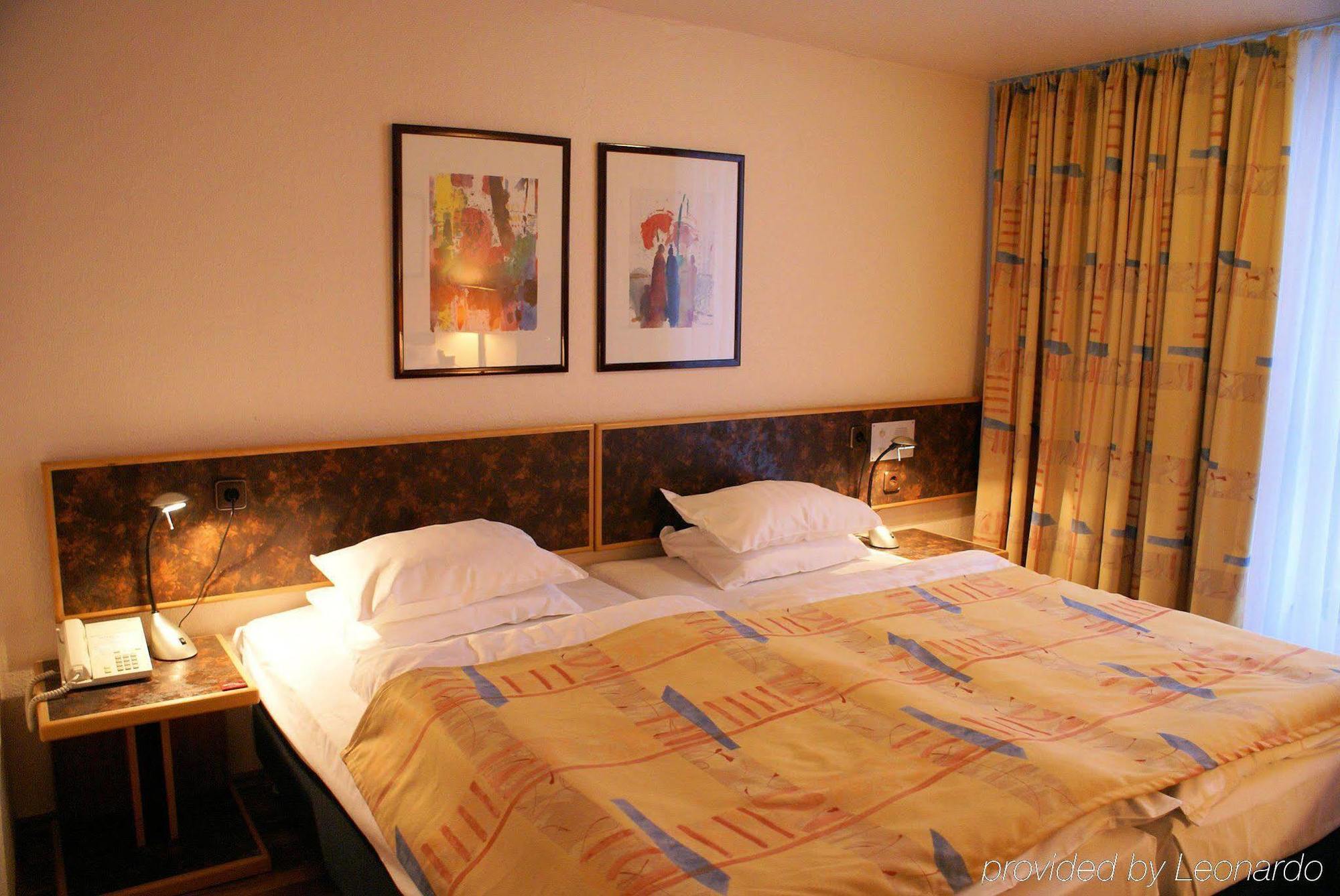 Arvena Messe Hotel Нюрнберг Экстерьер фото